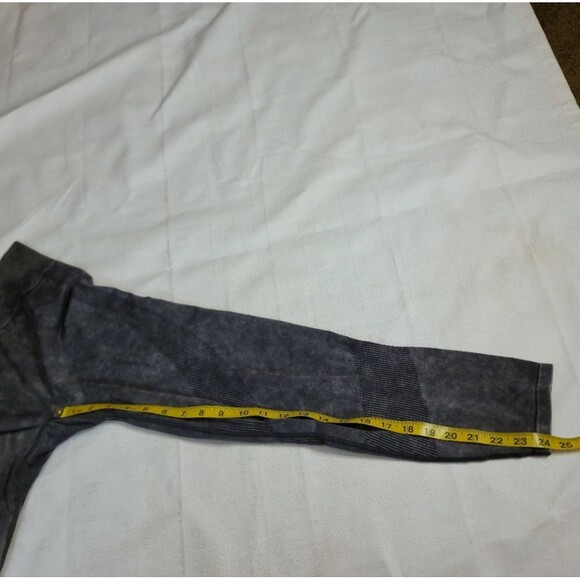 PINK Victoria's Secret Gray Acid Wash Seamless Leggings Size Large - Picture 7 of 8